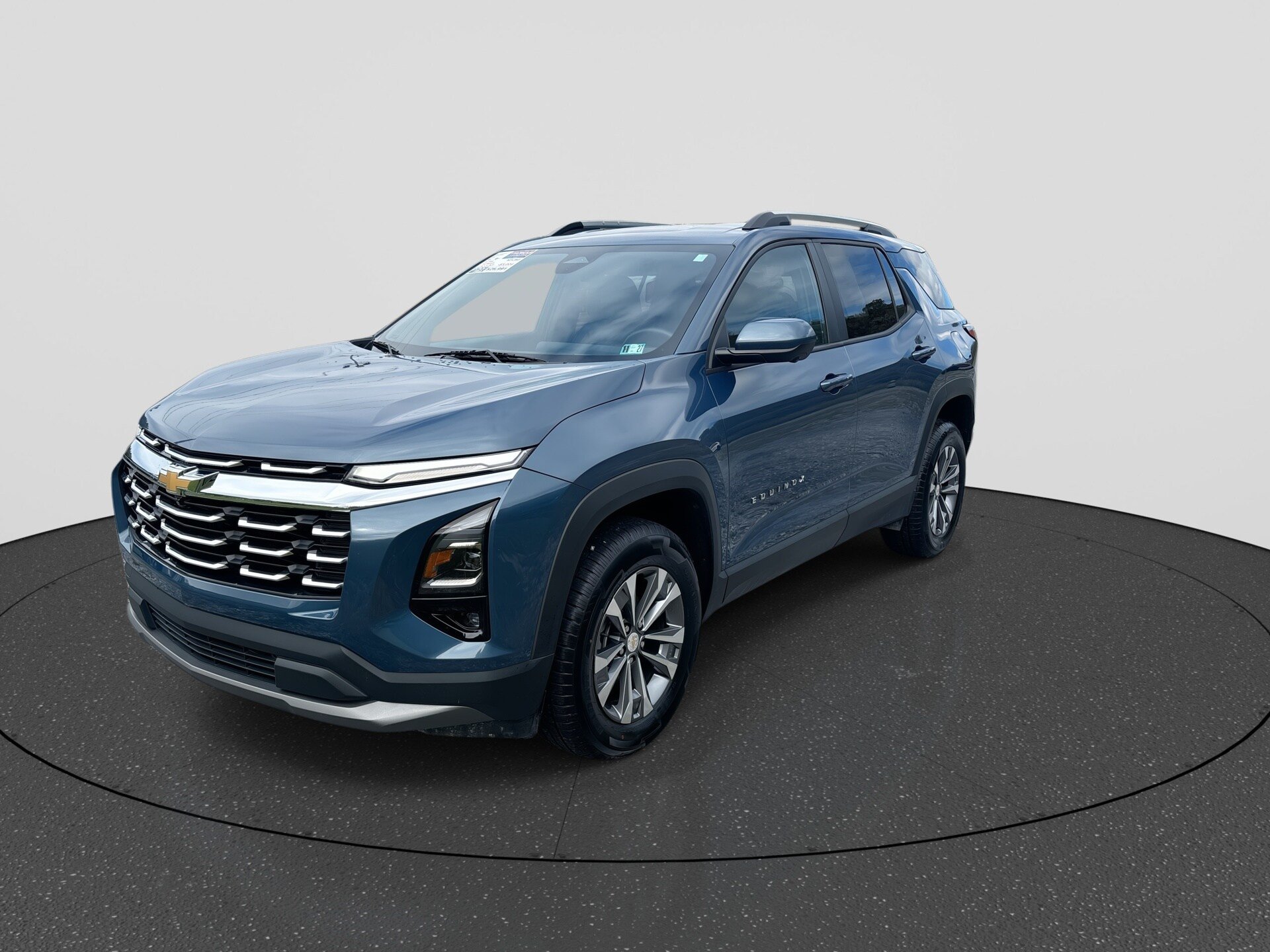 Used 2025 Chevrolet Equinox LT w/ Convenience Package II AWD/4WD image 4