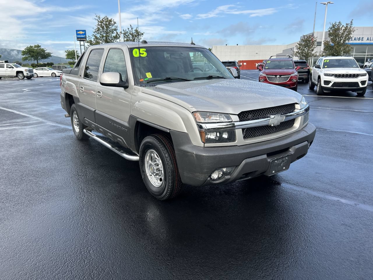 Used 2005 Chevrolet Avalanche 2500 w/ Preferred Equipment Group AWD/4WD video 1