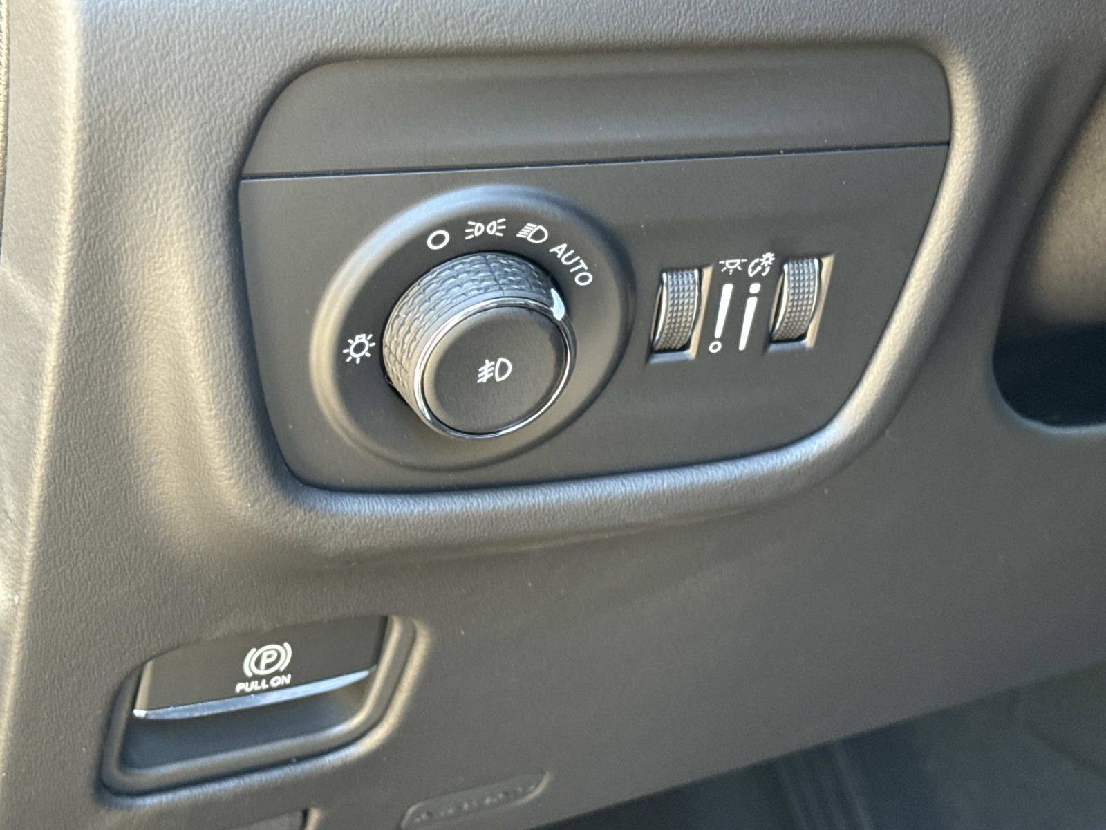 New 2025 Jeep Grand Cherokee Summit image 24