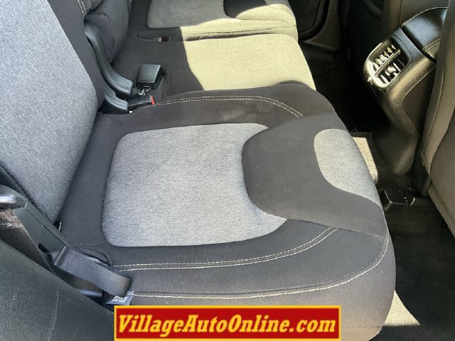 Used 2017 Jeep Cherokee Sport w/ Cold Weather Group FWD image 41