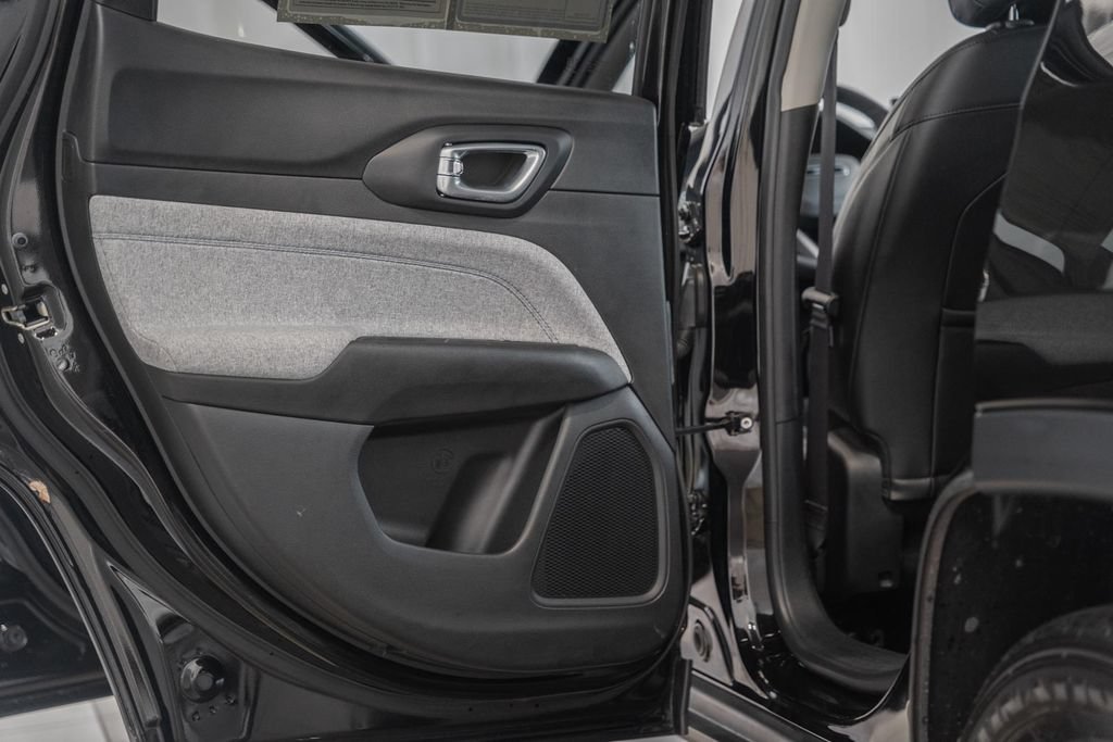 Certified 2022 Jeep Compass Latitude AWD/4WD image 37