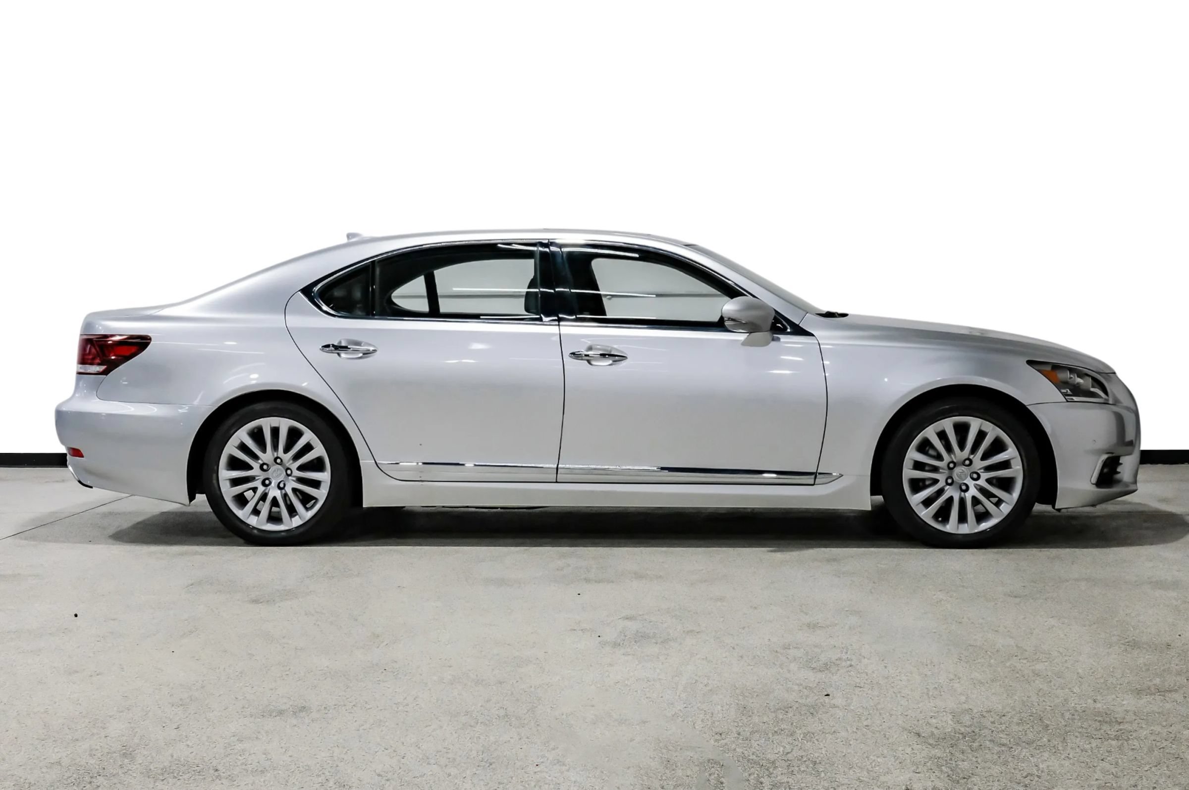 Used 2015 Lexus LS 460 L RWD image 5