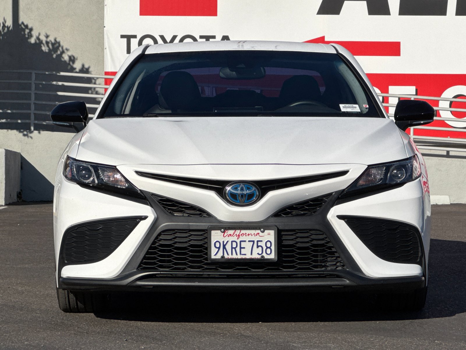 Used 2024 Toyota Camry SE w/ Convenience Package FWD image 7