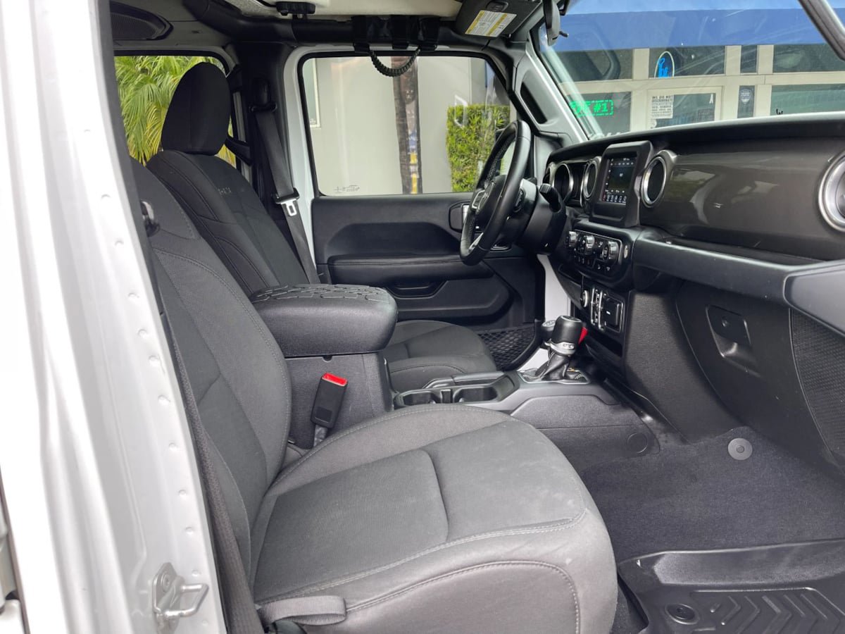 Used 2019 Jeep Wrangler Unlimited Sahara AWD/4WD image 20
