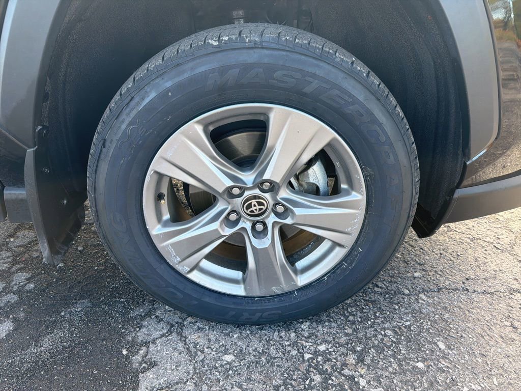 Used 2024 Toyota RAV4 XLE image 36