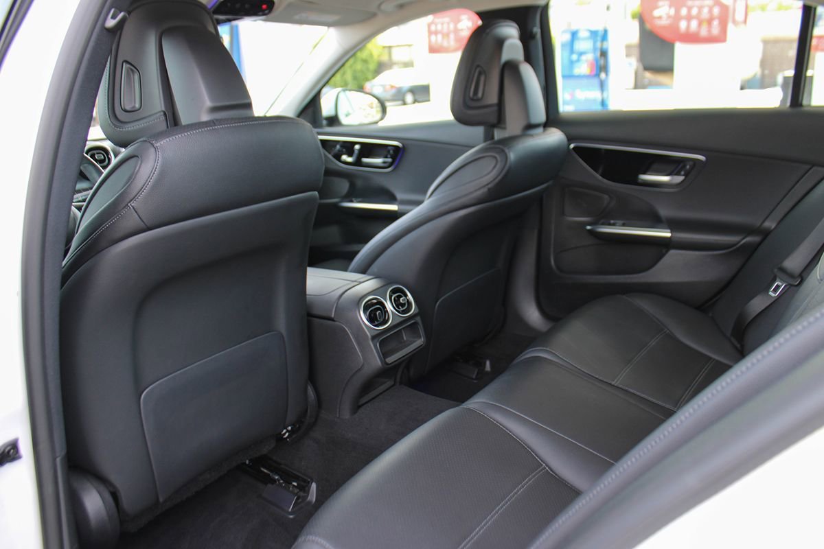 Used 2023 Mercedes-Benz C 300 Sedan image 14