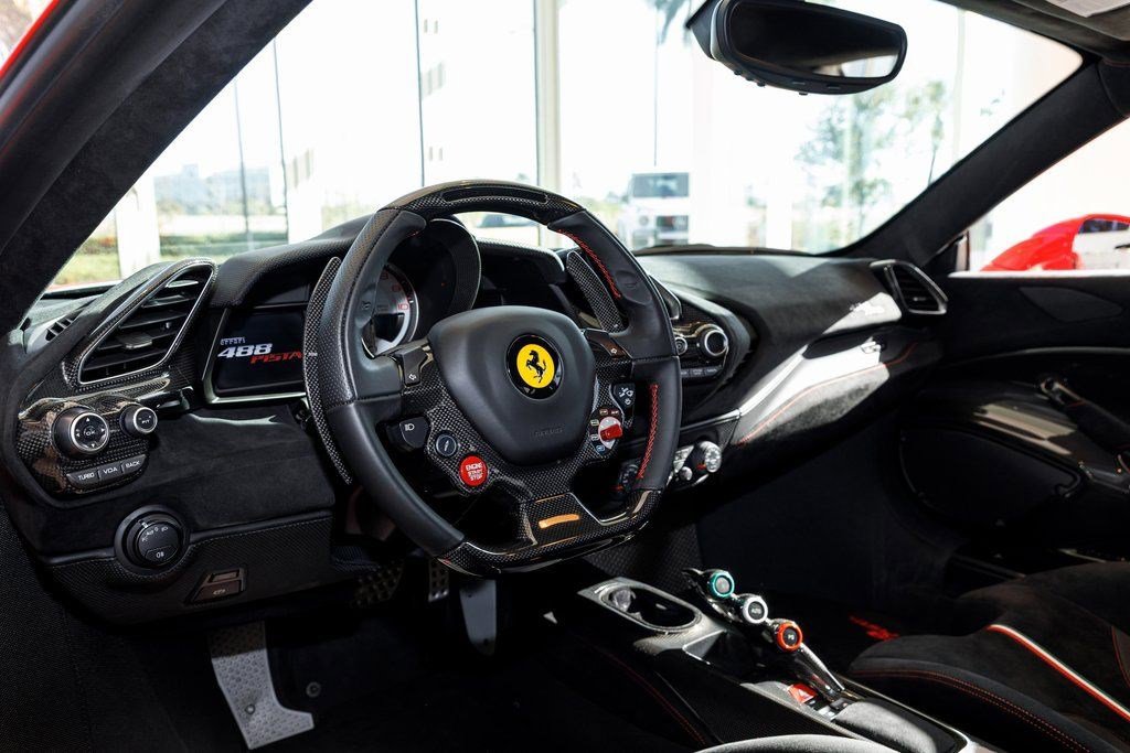 Used 2020 Ferrari 488 Pista Coupe image 32