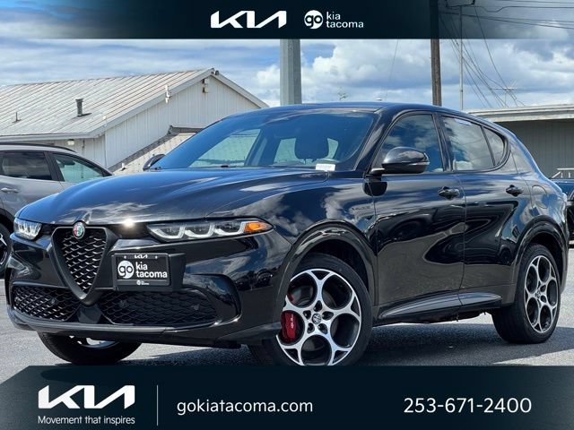 Used 2024 Alfa Romeo Tonale Veloce w/ Premium Interior Package