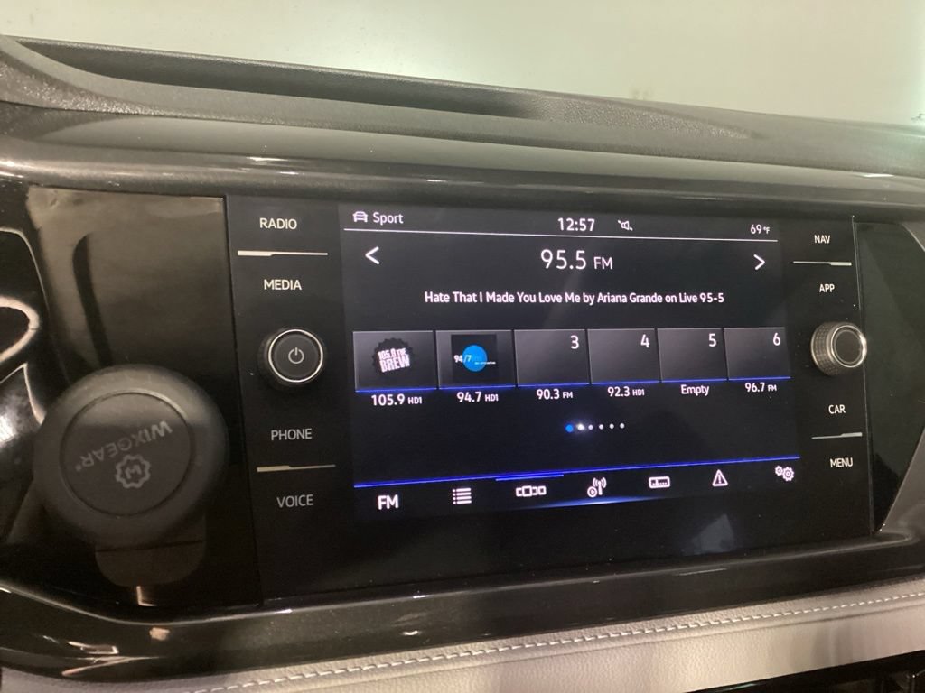 Used 2022 Volkswagen Taos SEL AWD/4WD image 13