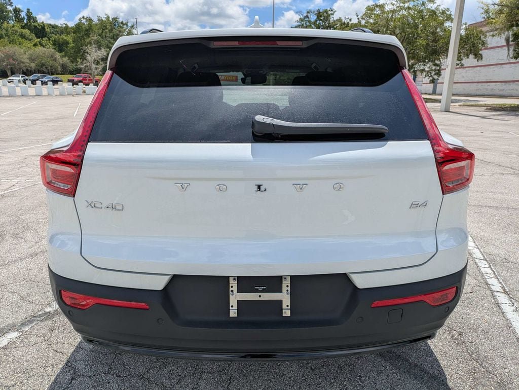 New 2026 Volvo XC40 B4 Core FWD image 5