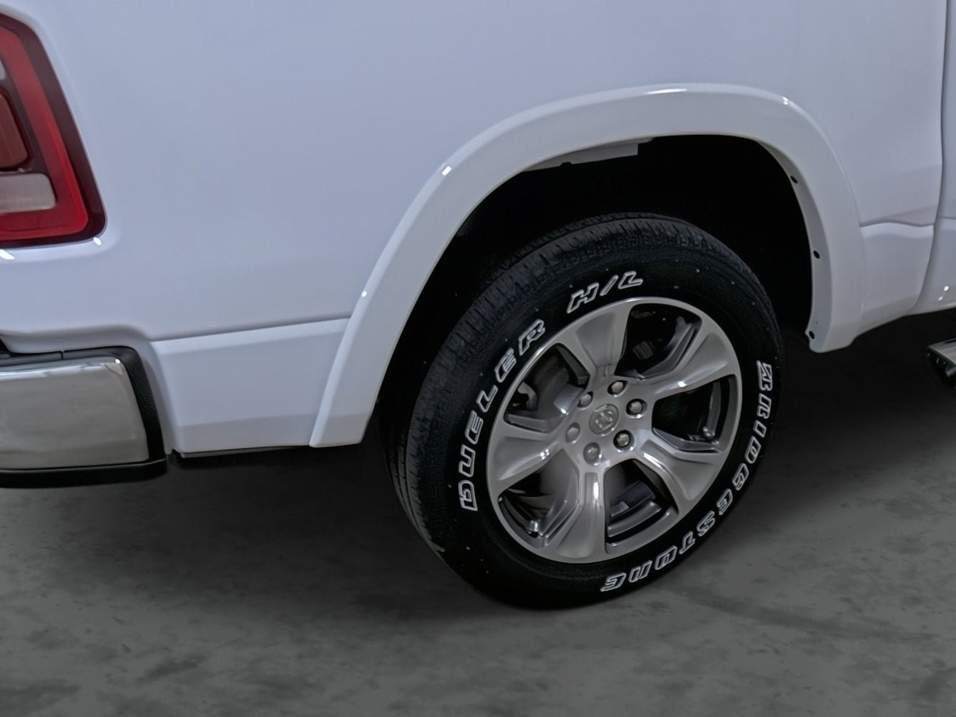 Used 2022 RAM 1500 Laramie AWD/4WD image 12