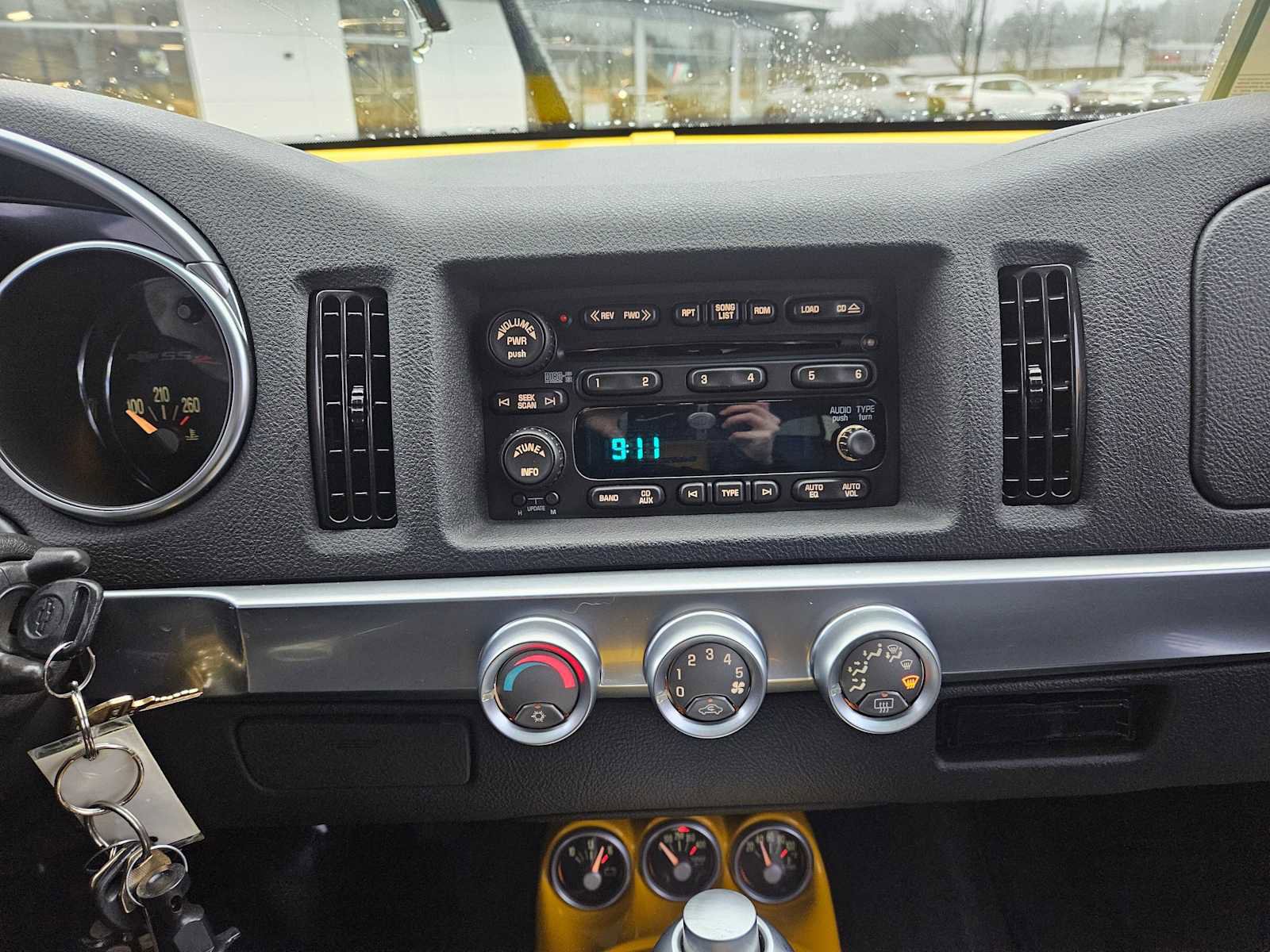 Used 2006 Chevrolet SSR w/ Preferred Equipment Group image 24