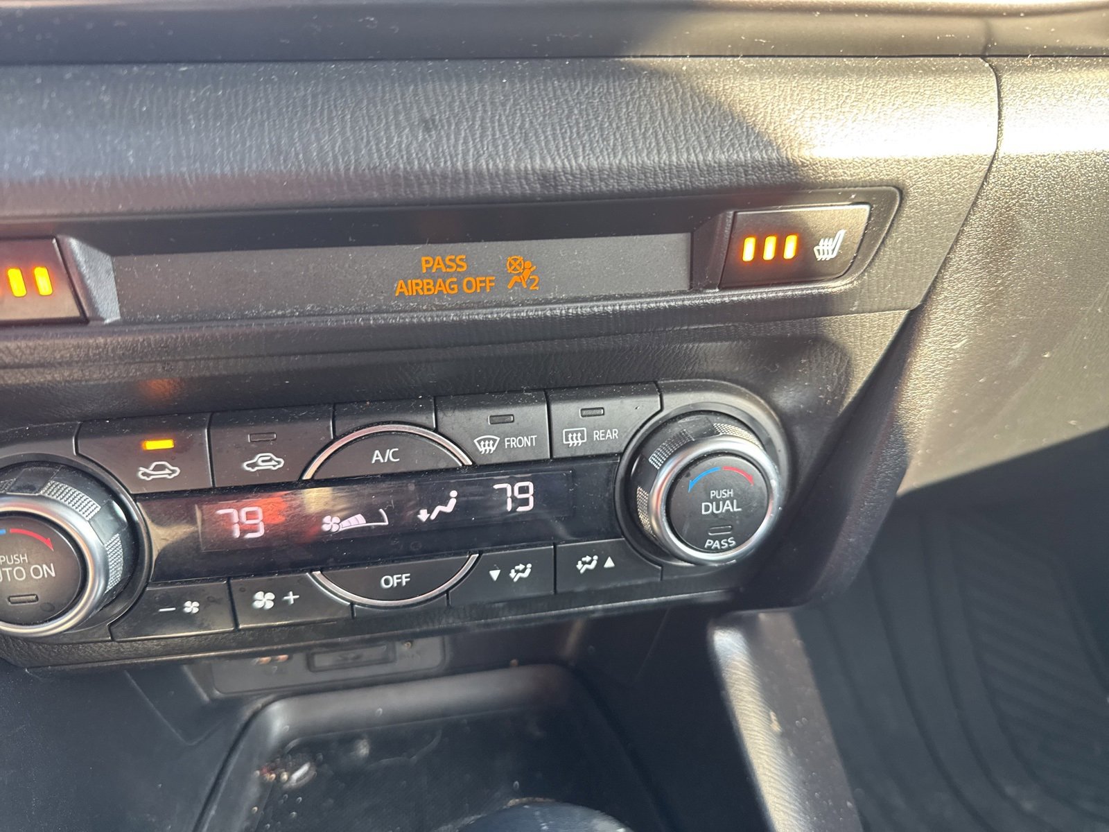 Used 2017 MAZDA MAZDA3 Grand Touring image 21