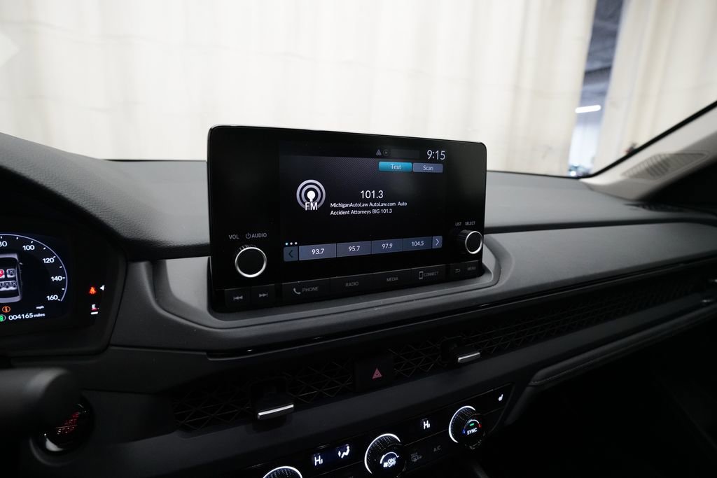 Certified 2025 Honda Accord SE image 6