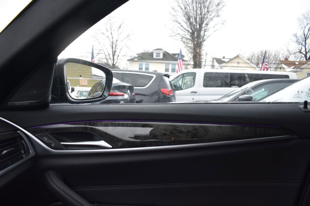 Used 2023 BMW 530e xDrive w/ Executive Package image 19