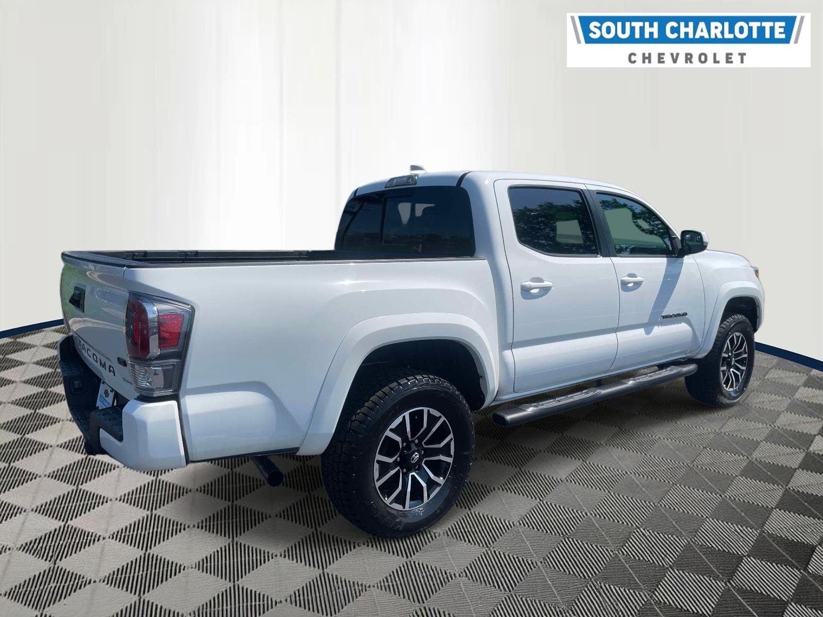 Used 2023 Toyota Tacoma TRD Sport AWD/4WD image 4