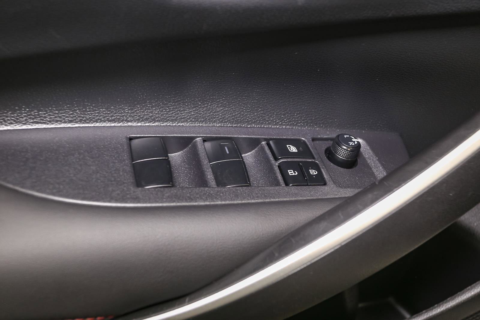 Used 2023 Toyota Corolla SE w/ Carpet Mat Package (TMS) FWD image 41