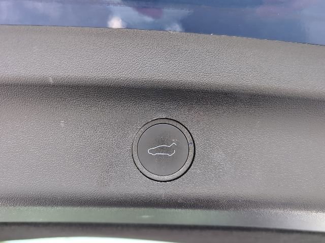 Used 2022 Tesla Model Y Long Range image 25