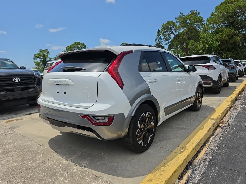Certified 2023 Kia Niro Wave FWD image 15