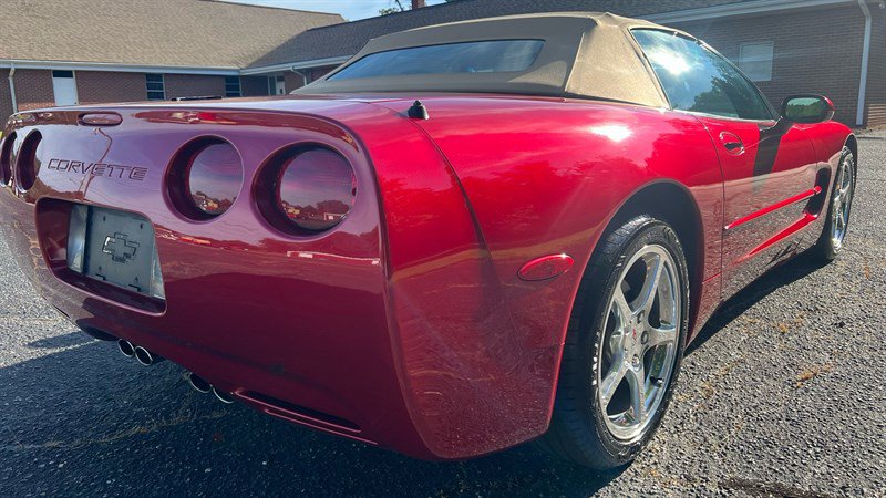 Used 2001 Chevrolet Corvette Convertible w/ Preferred Equipment Group2 RWD image 11