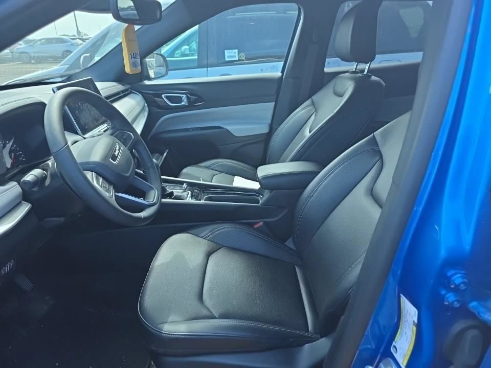 Certified 2025 Jeep Compass Limited AWD/4WD image 13