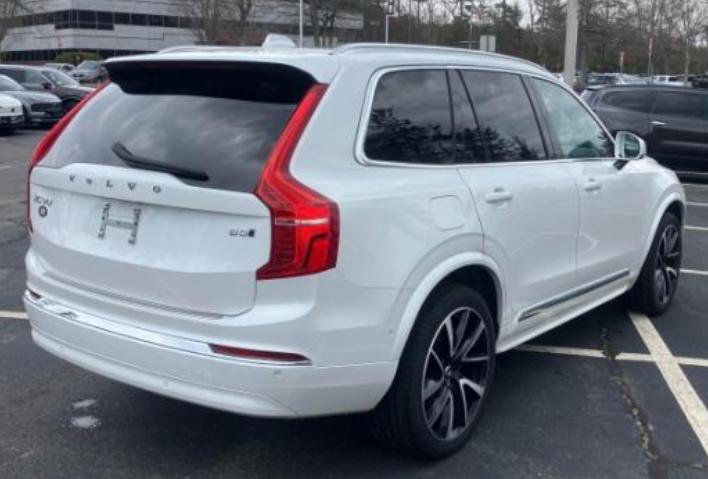 Used 2023 Volvo XC90 B5 Plus w/ Protection Package Premier image 3