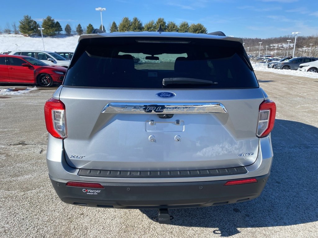 Used 2021 Ford Explorer XLT image 4