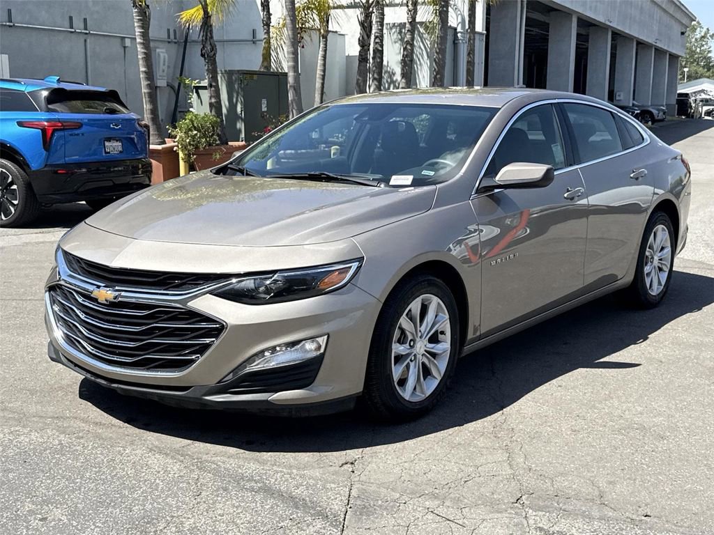 Used 2025 Chevrolet Malibu LT FWD image 7