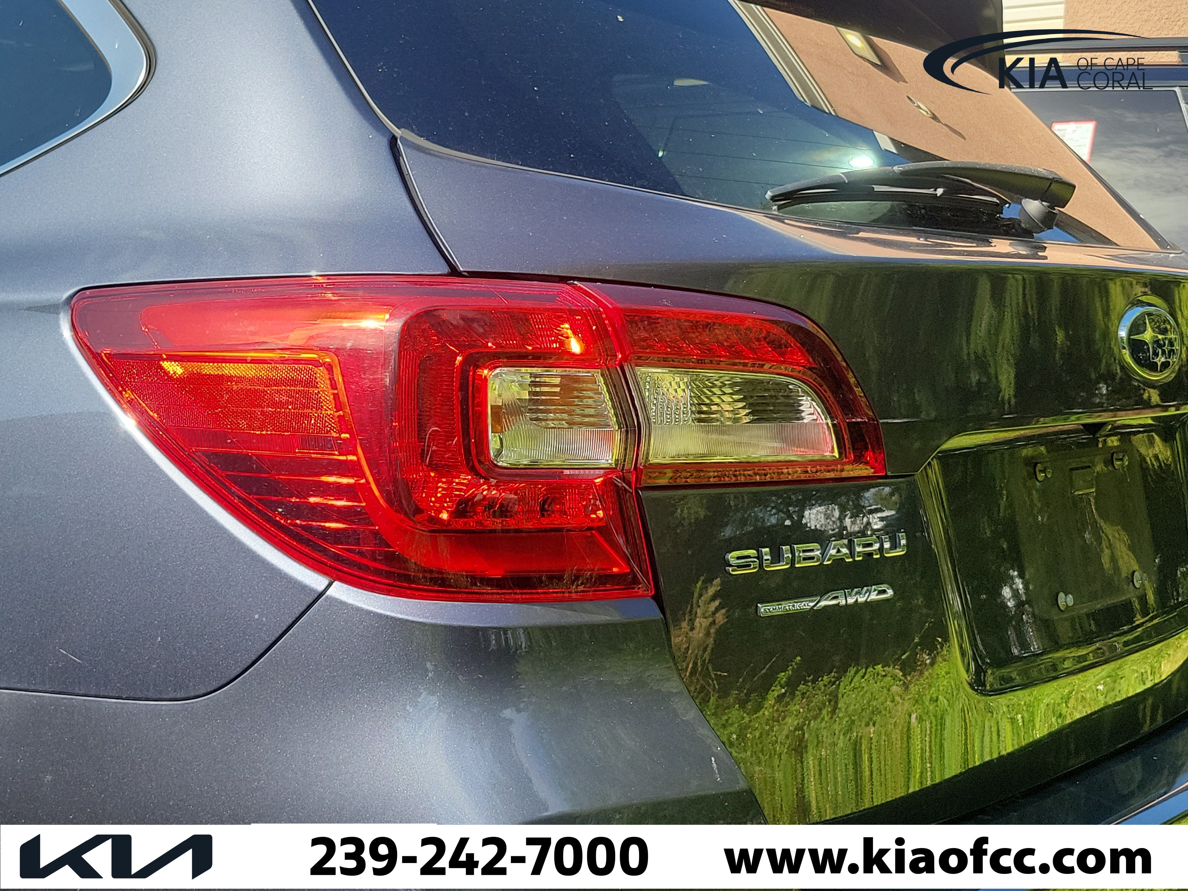 Used 2017 Subaru Outback 3.6R Limited AWD/4WD image 6
