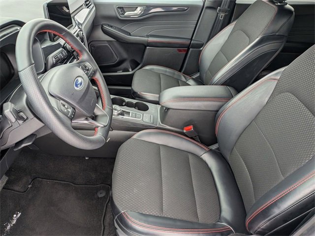 Used 2025 Ford Escape ST-Line image 12