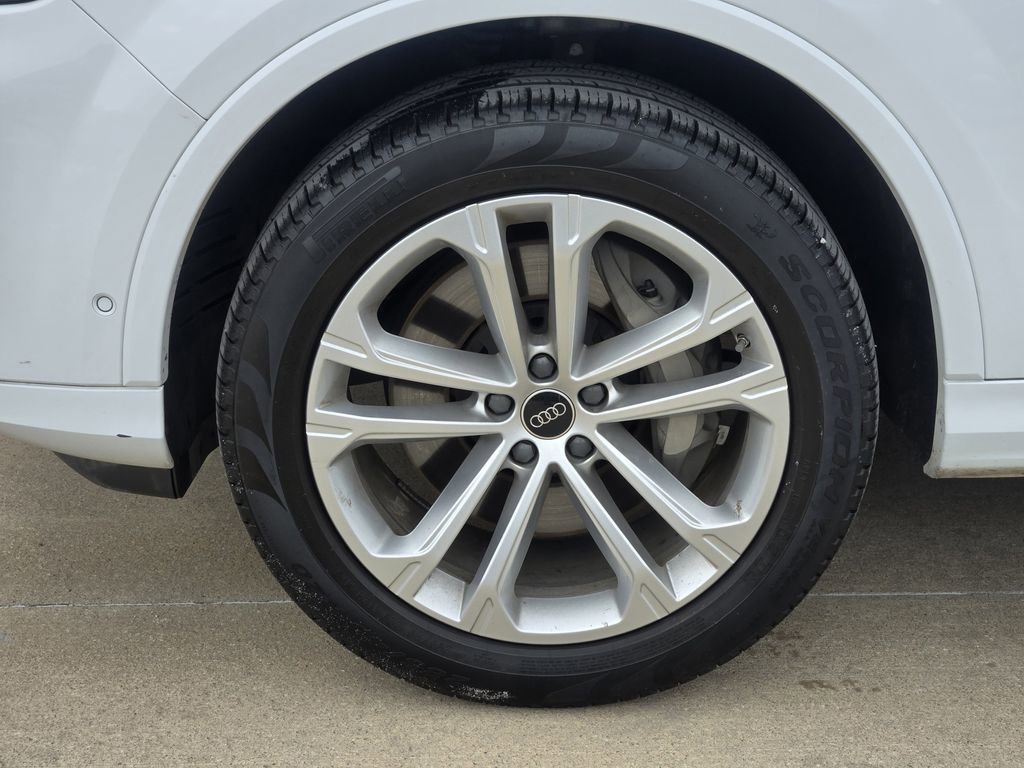 Used 2025 Audi Q7 3.0T Premium Plus image 15
