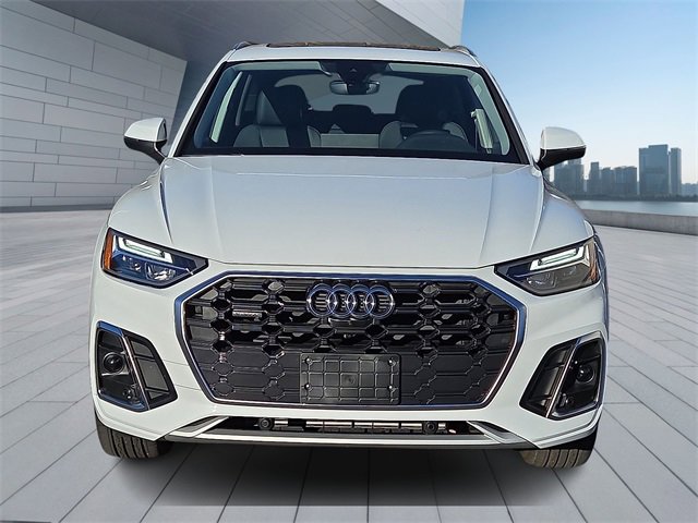 Certified 2025 Audi Q5 2.0T Premium Plus w/ Premium Plus Package image 2