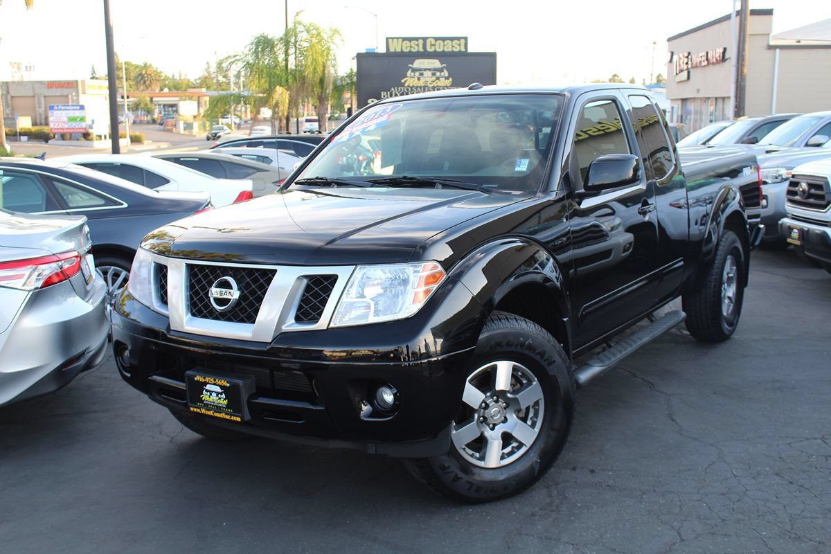 Used 2013 Nissan Frontier PRO-4X AWD/4WD image 35
