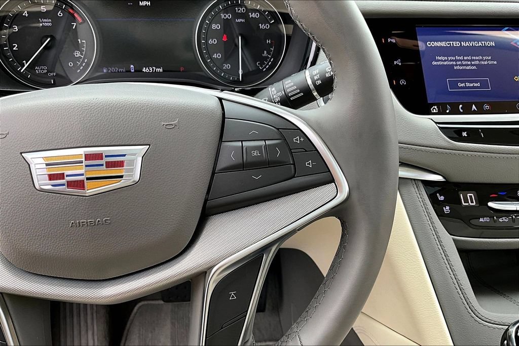 Used 2025 Cadillac XT5 Premium Luxury w/ Technology Package AWD/4WD image 21