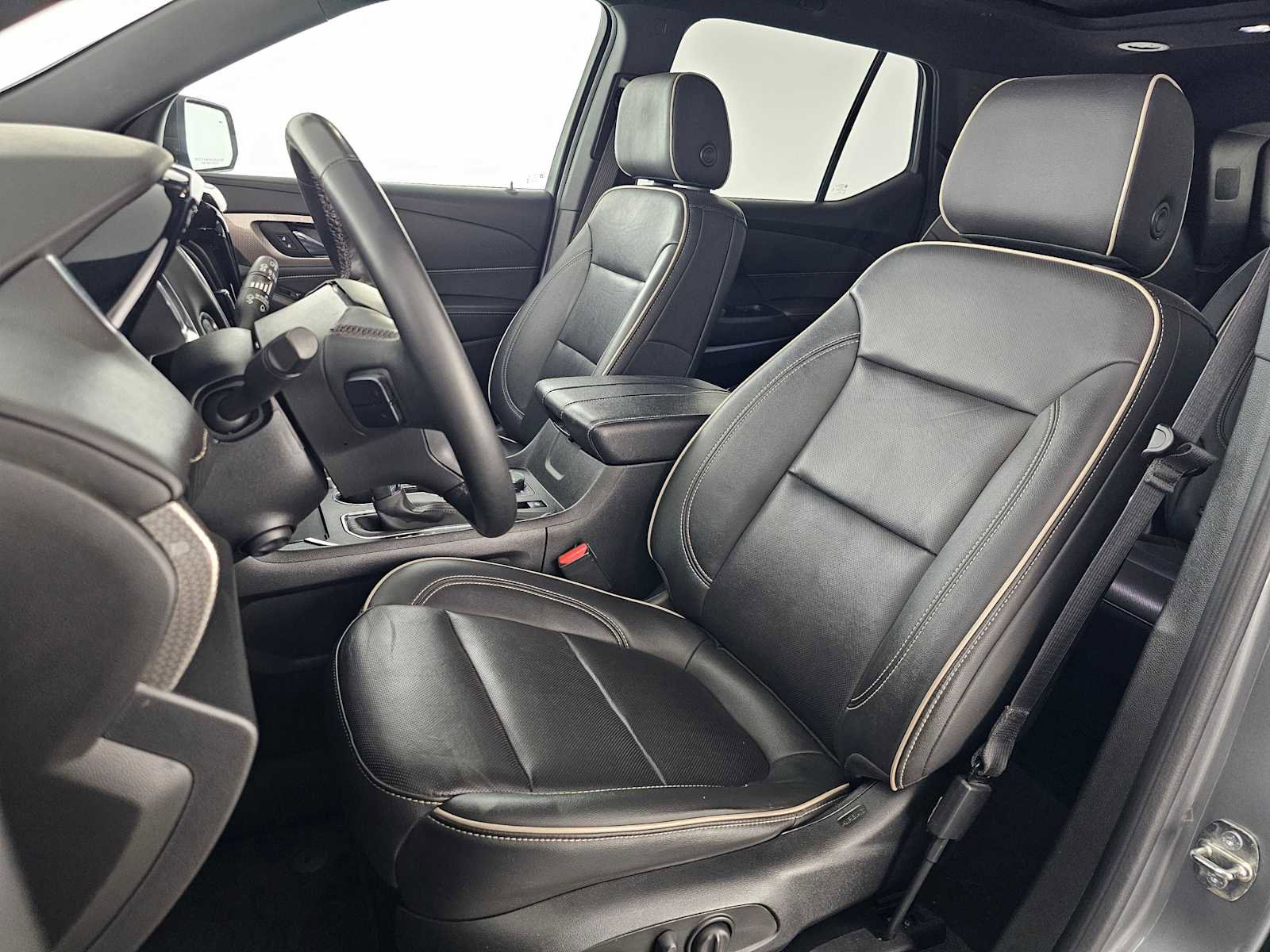Used 2023 Chevrolet Traverse Premier w/ Redline Edition image 23