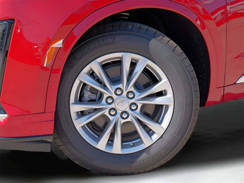 New 2025 Cadillac XT6 Luxury image 2