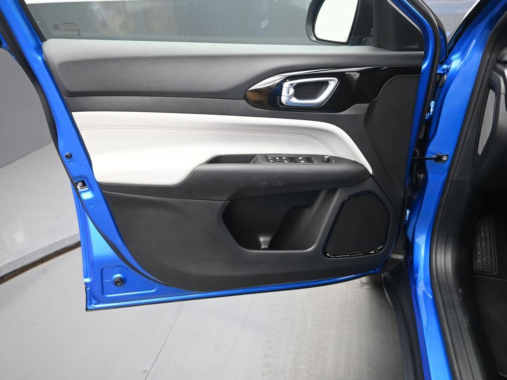 New 2026 Jeep Compass Limited image 12