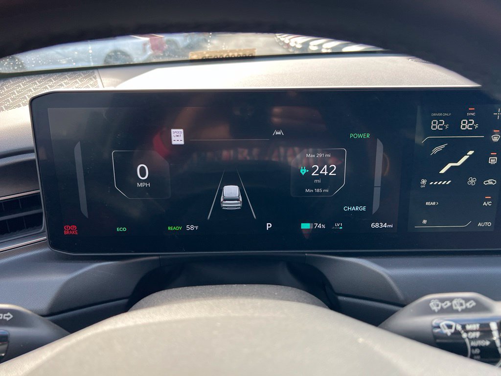 Certified 2024 Kia EV9 Light Long Range RWD image 17