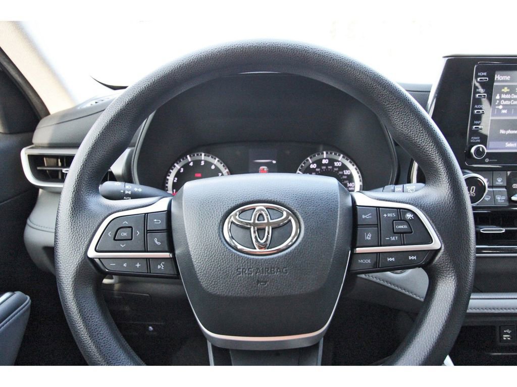 Used 2022 Toyota Highlander L image 17