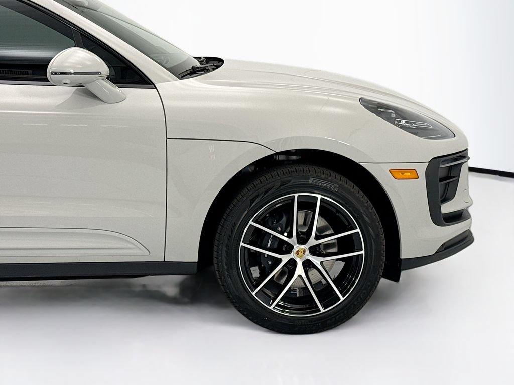 Used 2026 Porsche Macan AWD/4WD image 11