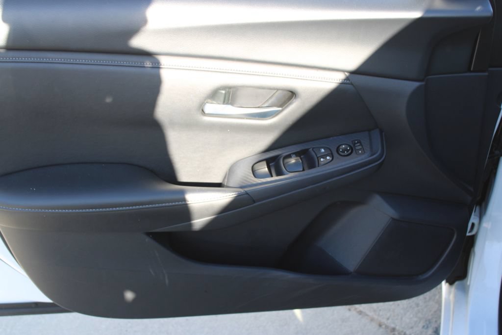 Used 2024 Nissan Sentra SV FWD image 29