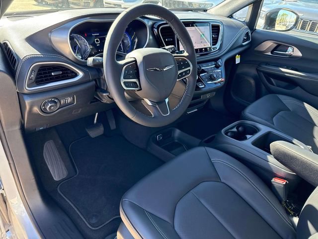 New 2026 Chrysler Pacifica Select image 13