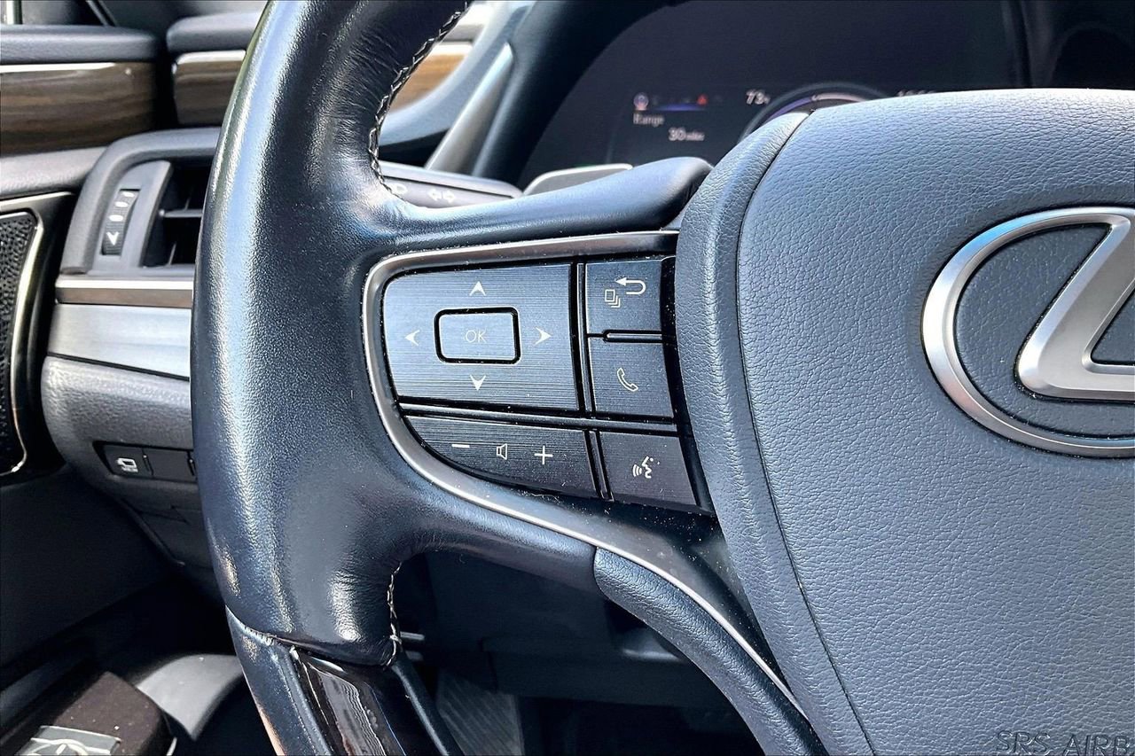 Used 2019 Lexus ES 300h w/ Accessory Package 2 FWD image 29
