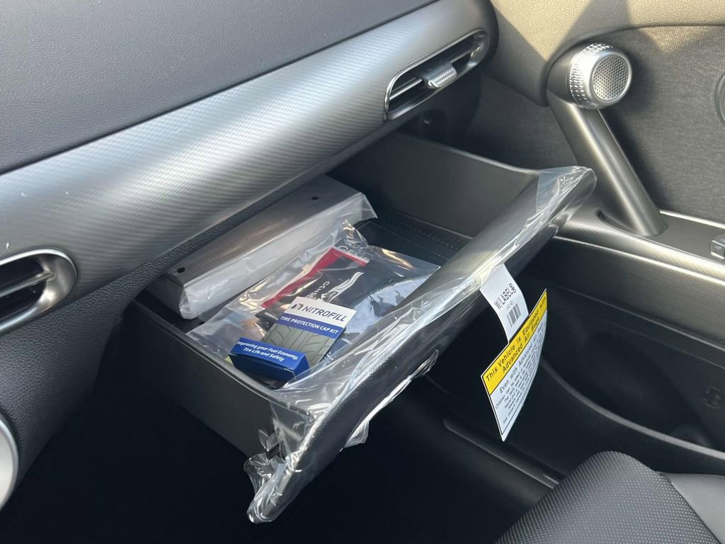 New 2025 Genesis GV60 Advanced image 36