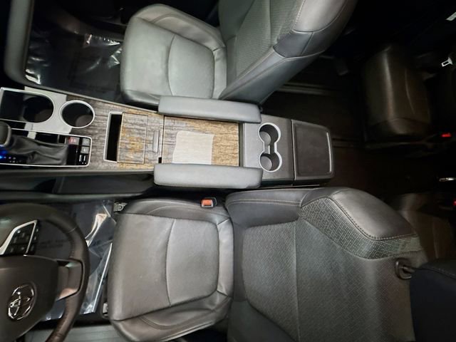 Used 2025 Toyota Sienna Platinum AWD/4WD image 23