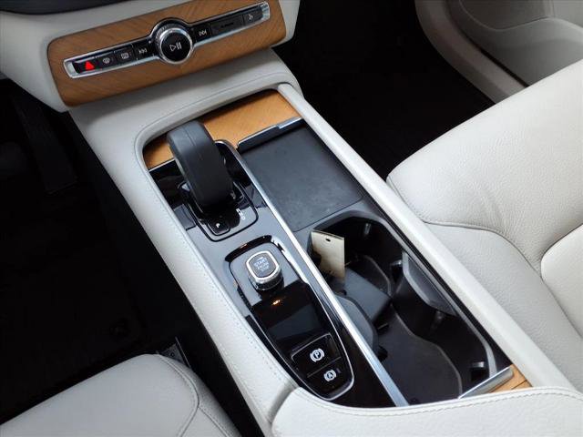 Used 2022 Volvo XC90 T8 Inscription Expression w/ Advanced Package image 16