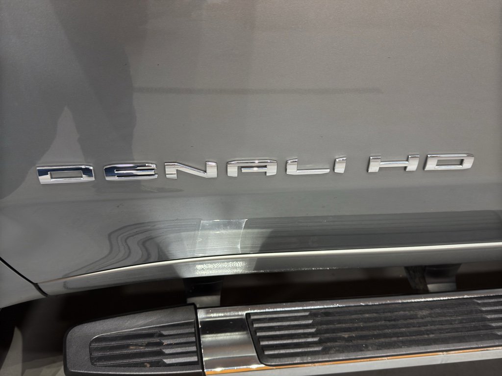 Used 2025 GMC Sierra 3500 Denali w/ Denali Reserve Package image 12