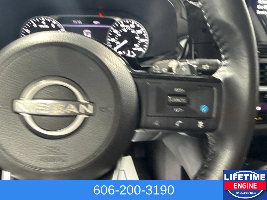 Used 2024 Nissan Pathfinder SL AWD/4WD image 17