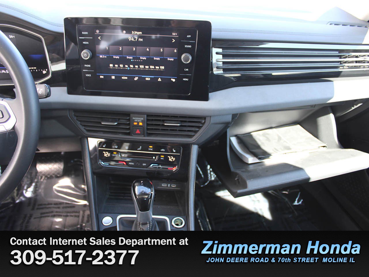 Used 2025 Volkswagen Jetta SE image 16