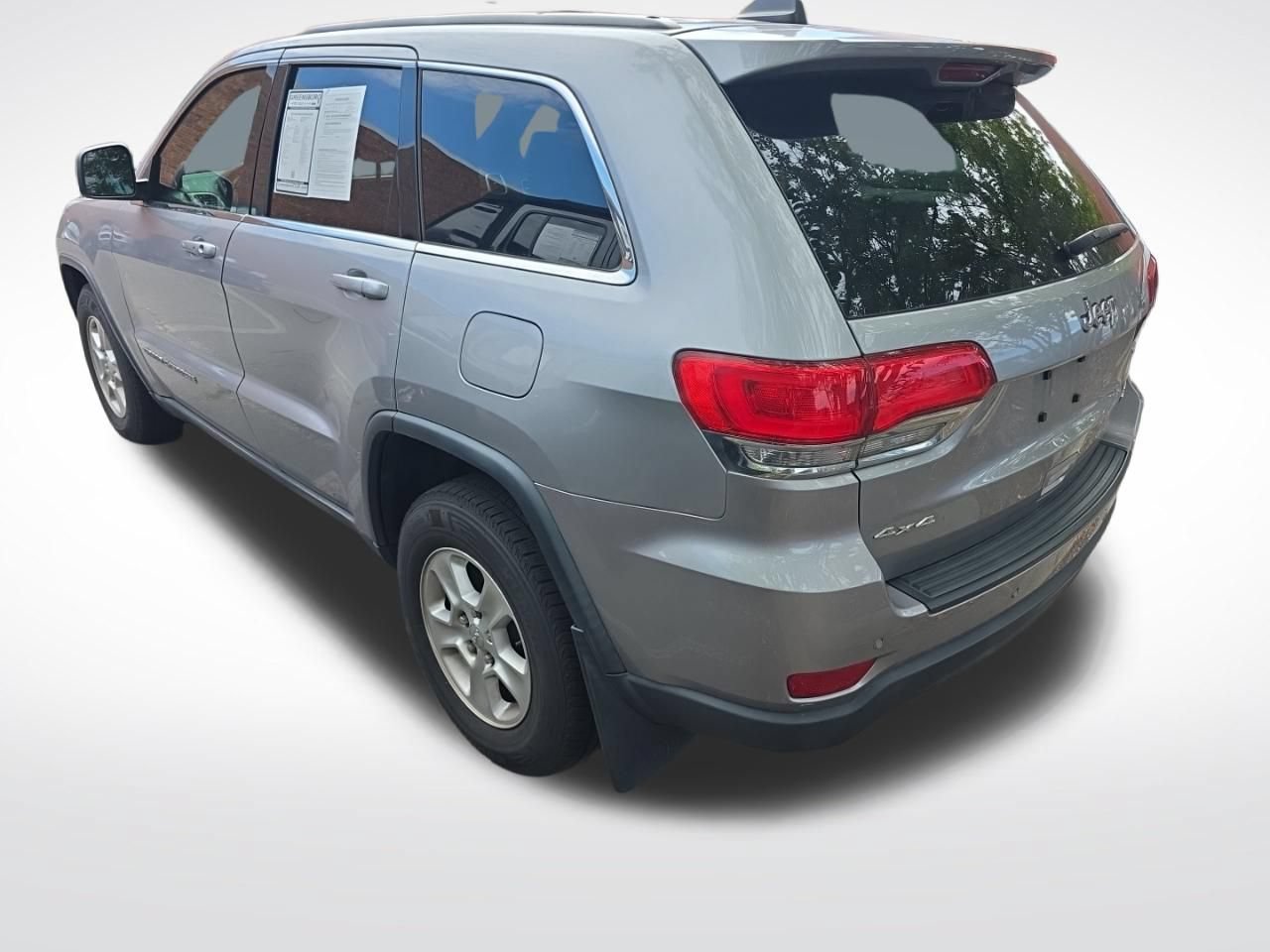 Used 2017 Jeep Grand Cherokee Laredo AWD/4WD image 7